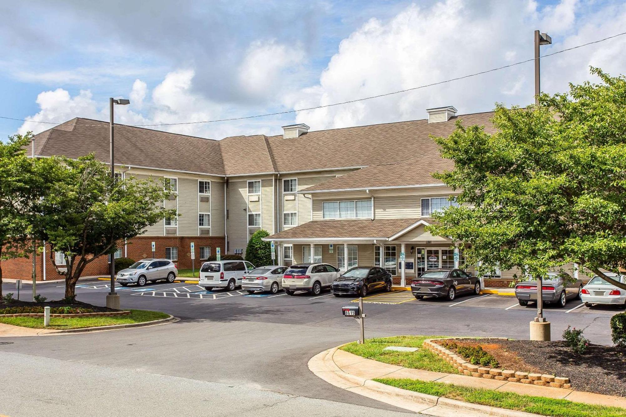 Suburban Studios Near University Of North Carolina-Charlotte Exterior photo